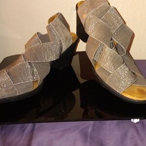 NWOT COMFORTIVA SANDALS